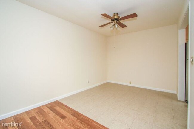 Foto del edificio - 1240 Woodside Rd
