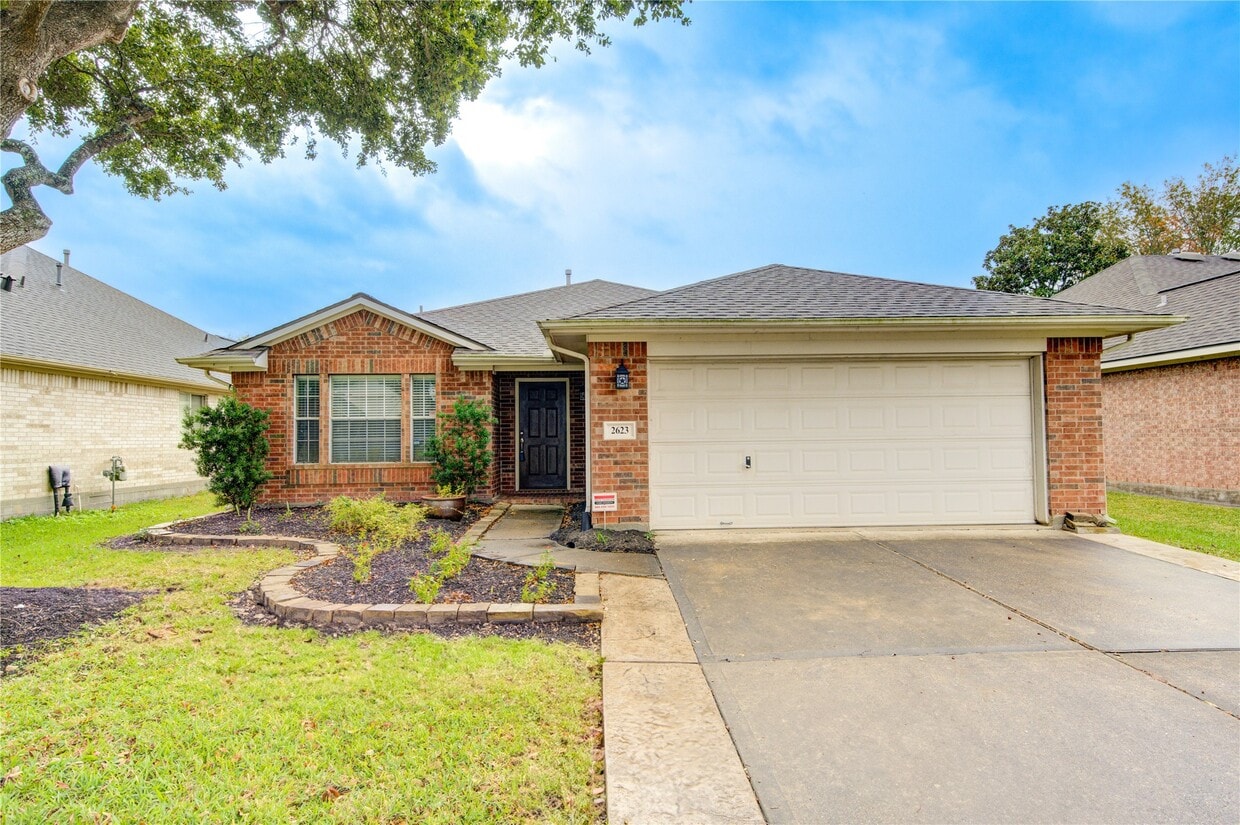 Foto principal - 2623 Millers Falls Ct