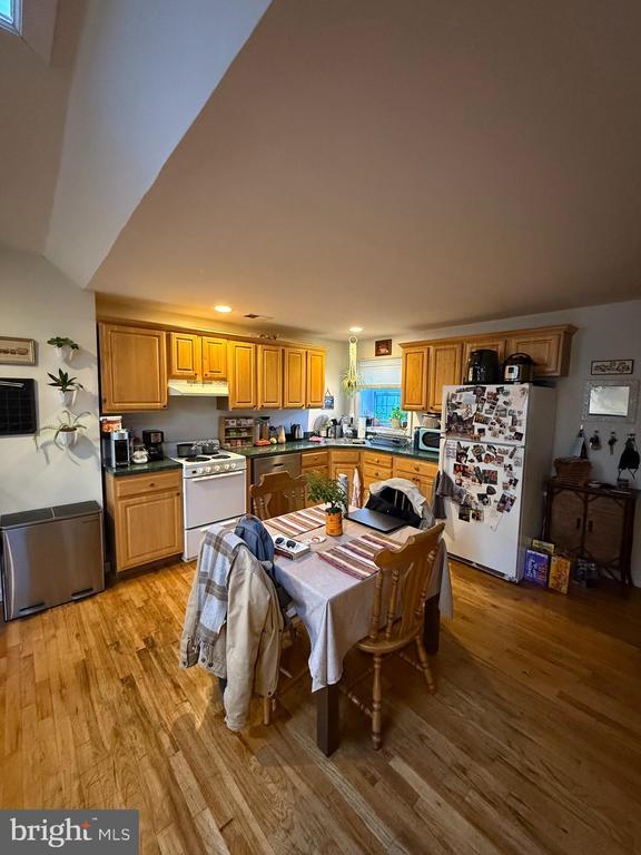 Foto del edificio - 1541 W Thompson St