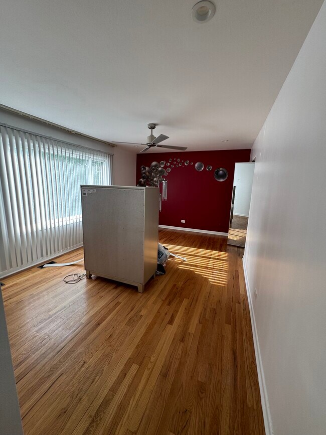 Foto del edificio - 7045 W Carol Ave