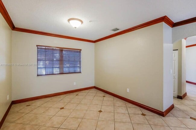 Foto del edificio - 5620 NW 114th Path