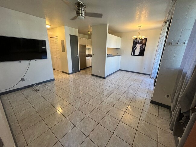 Foto del edificio - Acacia Park (Pearl City) - 2 bedrooms, 1 bathroom, 1 parking, AC, full size washer/dryer