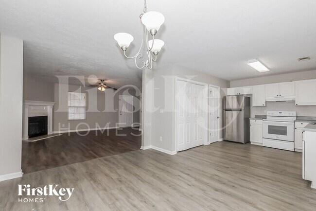 Building Photo - 311 Goldenrod Dr