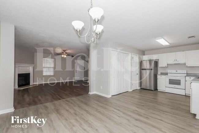 Foto del edificio - 311 Goldenrod Dr