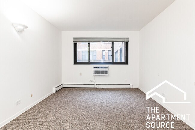 Foto del edificio - 540 W Roscoe St