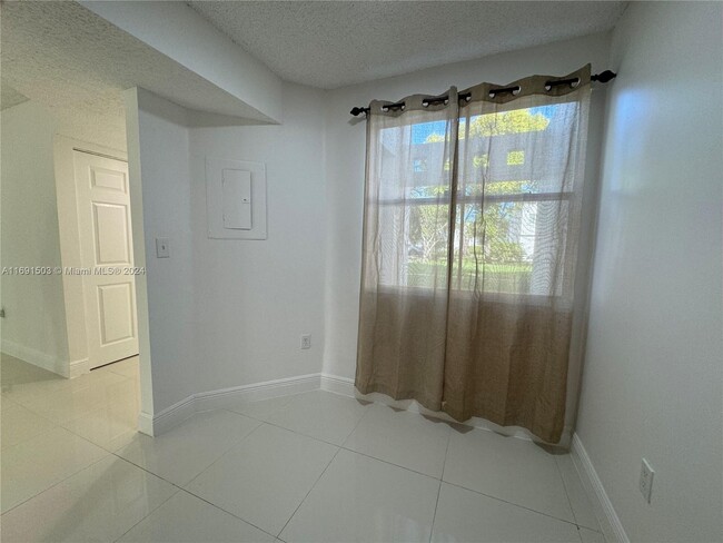 Foto del edificio - 4764 NW 97th Pl