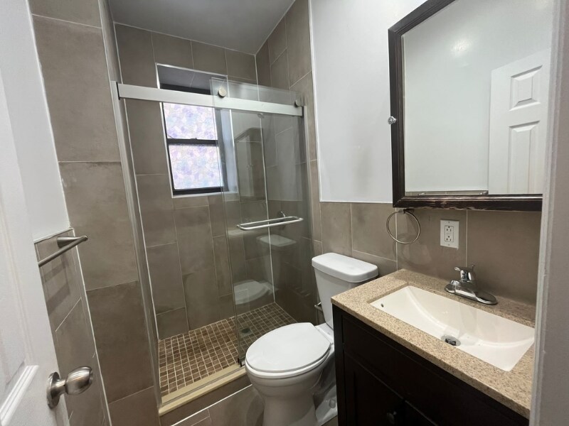 Building Photo - 45 Tiemann Pl