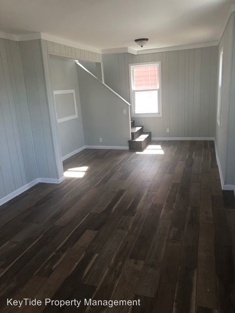 Building Photo - 3 br, 1 bath House - 406 Leach St