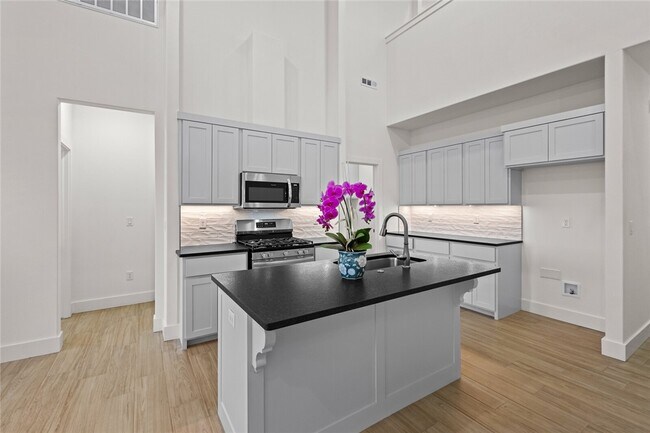 Foto del edificio - 700 Sun Meadows Loop