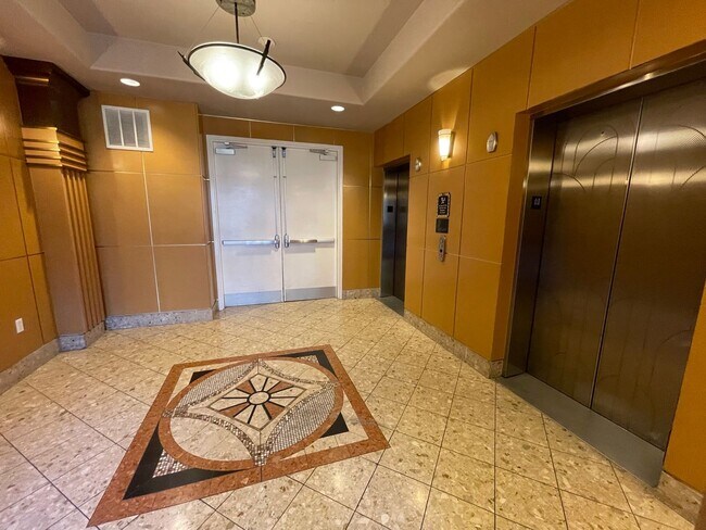 Foto del edificio - Coming Soon-Gorgeous & Spacious Loft Style 1 Bedroom Unit in Guard Gated Manhattan Condos!