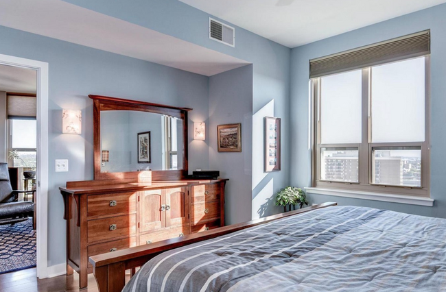 Foto del edificio - 888 N Quincy St