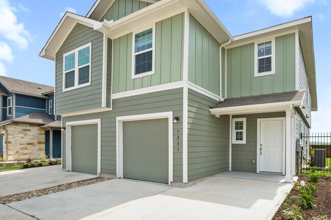 Building Photo - 7201 Spotted Leaf Wy