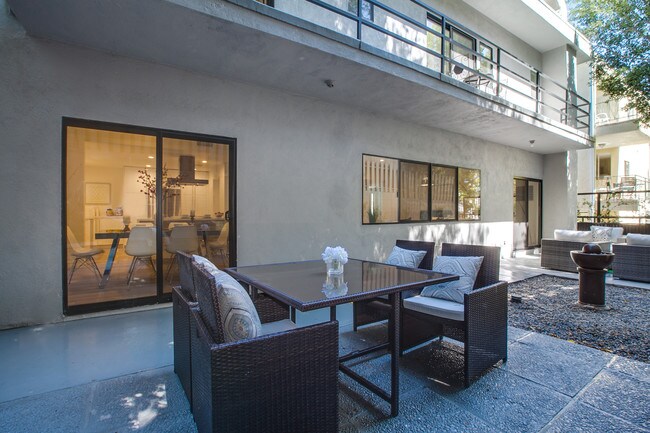 Foto del edificio - 1823 N Fuller Ave