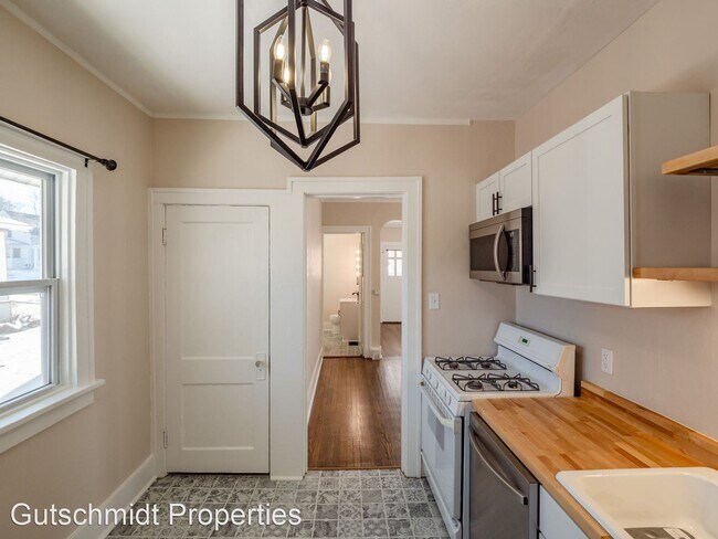 Building Photo - 1 br, 1 bath House - 1726 5th Ave SE
