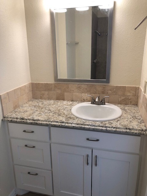 Building Photo - 3 bedroom condo by UNT