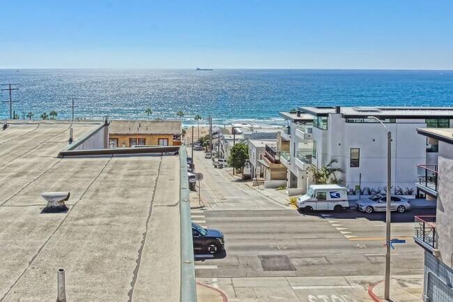Foto del edificio - 4021 Crest Dr