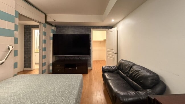 Foto del edificio - 1154 S Barrington Ave