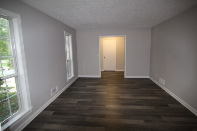 Building Photo - 3765 Manor House Dr