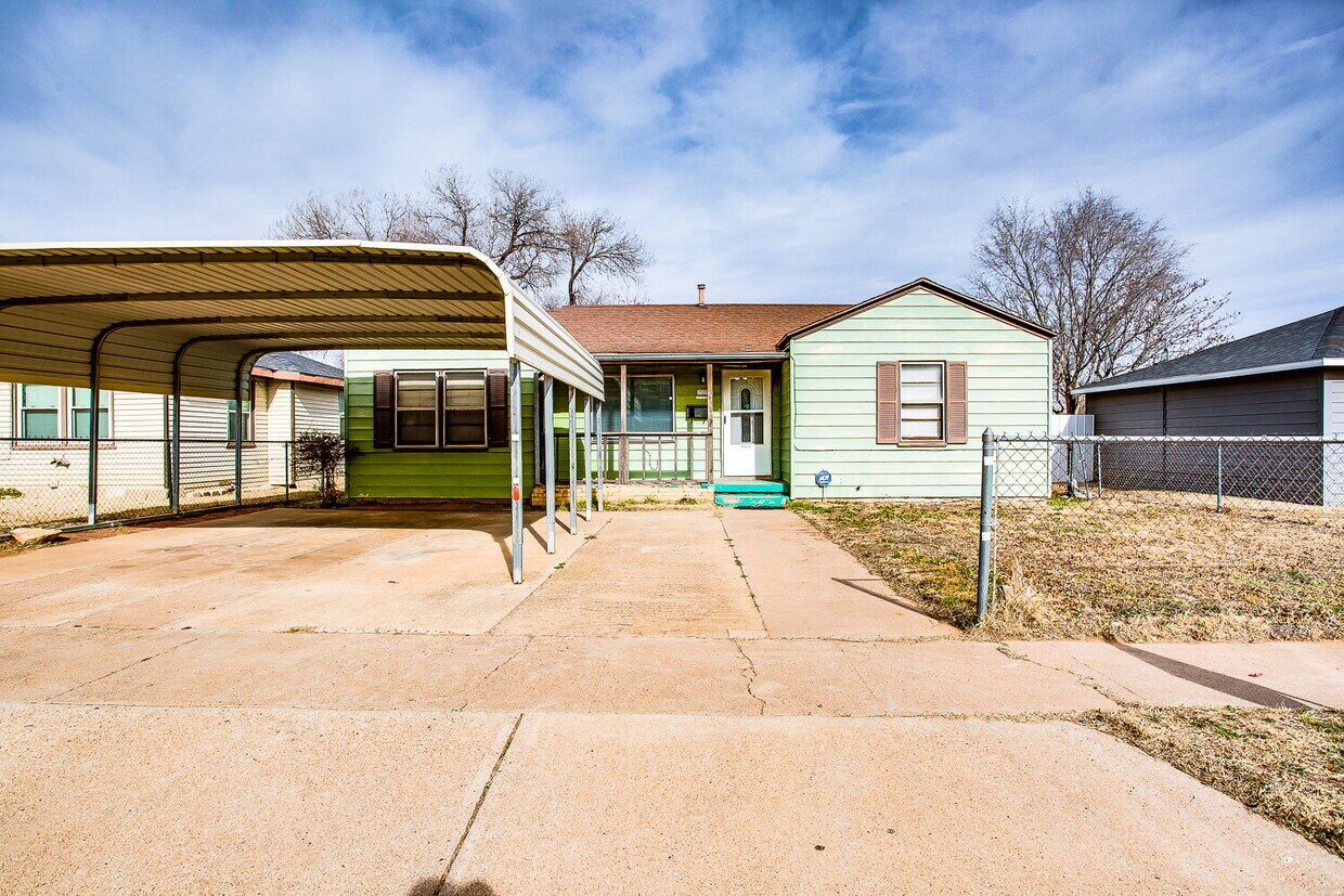 Primary Photo - Prime Home Near Texas Tech, Amazing Backyard, All Appliances Stay!