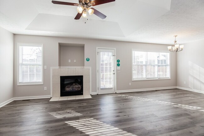 Foto del edificio - 634 Loch Lomond Cir