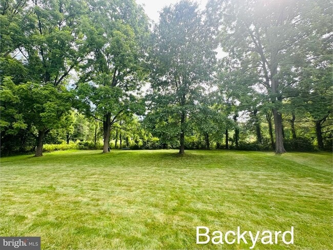Building Photo - 6 Sugar Maple Way