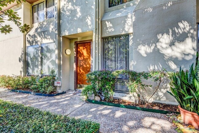 Building Photo - 2409 Bering Dr