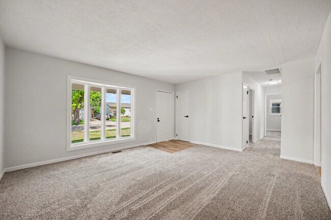 Foto del edificio - 338 Hickory Ave