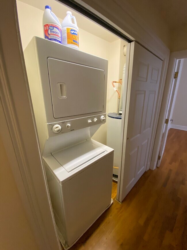 Foto del edificio - 603 N Davis Ave