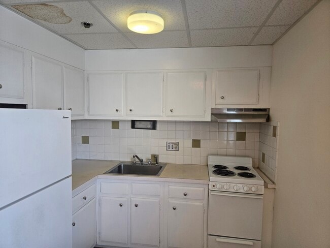 Building Photo - 90 Sutton St