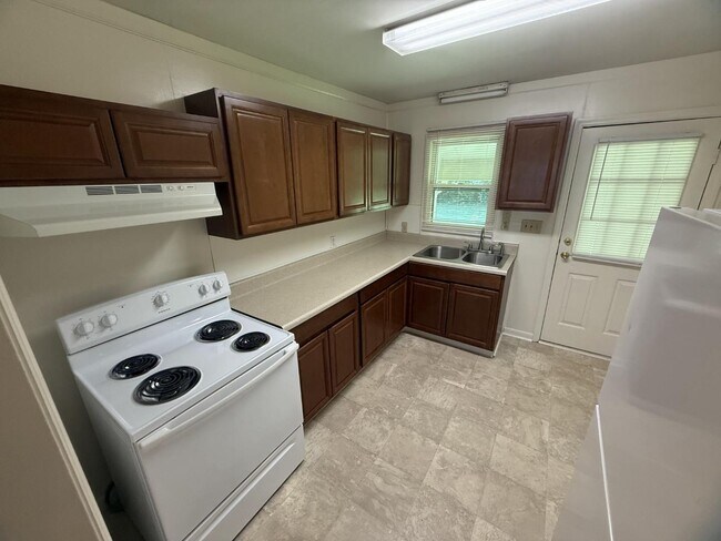 Foto del edificio - 1618 Trinity Cir