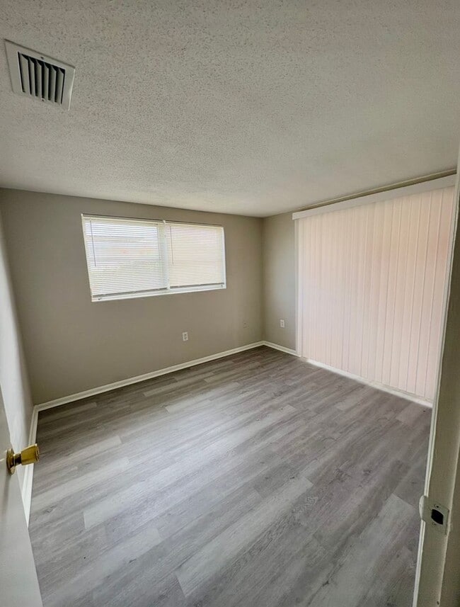 Foto del edificio - 7936 Pineapple Ln