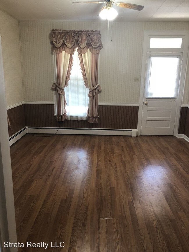 Building Photo - 3 br, 1.5 bath House - 329 Valley Rd