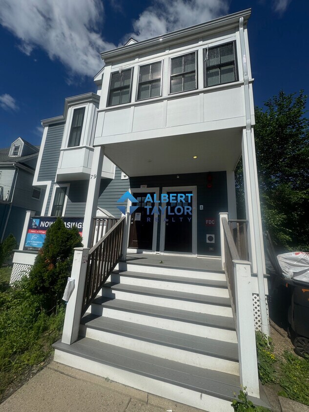Primary Photo - 79 Linden St