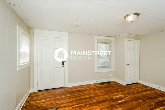 Foto del edificio - 3 Bedroom Pet-Friendly Home in Louisville,...
