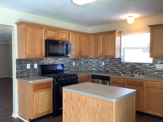 Building Photo - 19411 Rolling Sage Dr