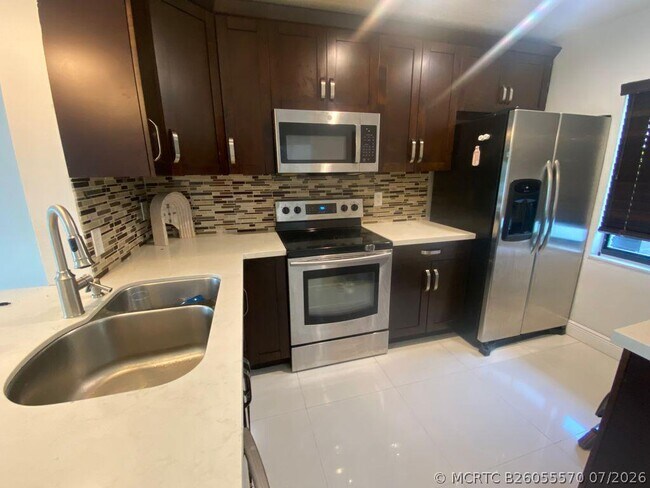 Foto del edificio - 10473 NW 3rd St