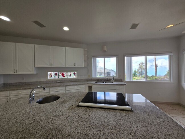 Foto del edificio - Renovated 3-Bedroom 2.5 bath  Home in Kula