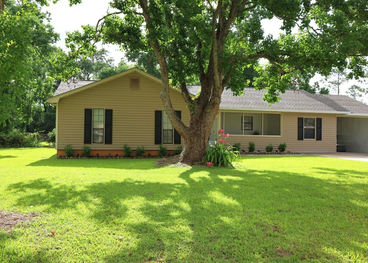 Primary Photo - 3630 Becky St