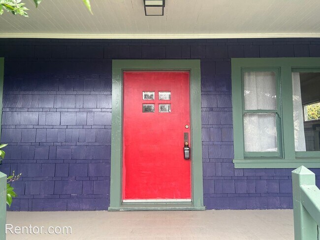 Foto del edificio - 3 br, 1.5 bath House - 915 L Street [PRM: ...