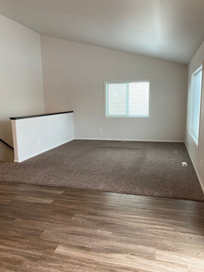 Foto del edificio - 3 Bed 3 Bath Twin Home