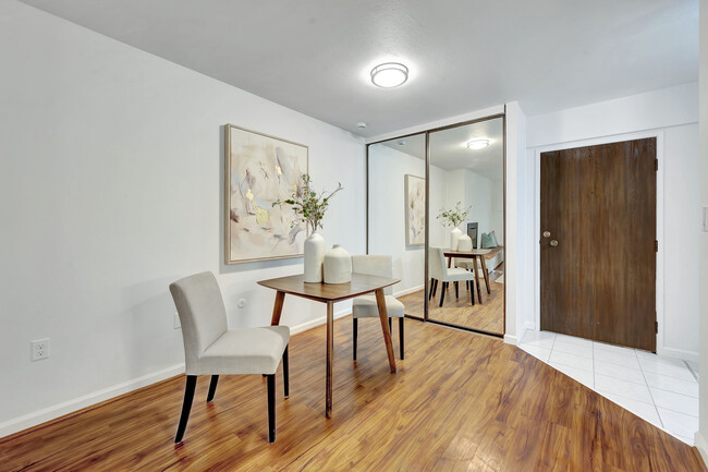 Foto del edificio - 4110 Hale Pkwy