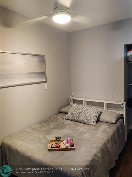 Building Photo - 1700 S Surf Rd