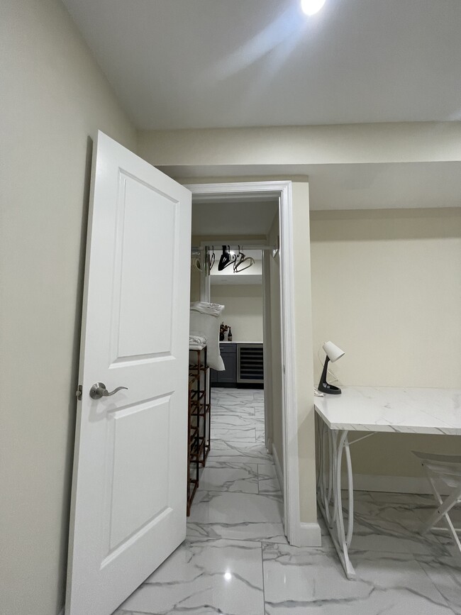 Building Photo - 38 Riggs Rd NE