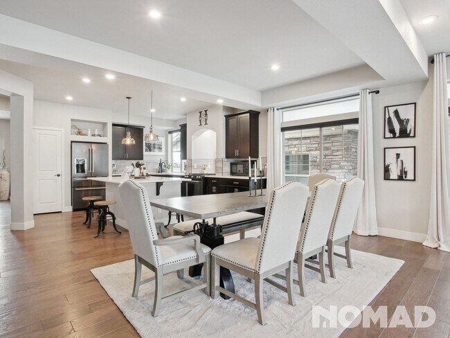 Foto del edificio - Gated, Luxury 3 Bedroom Single Family Home...