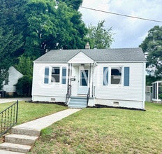 Building Photo - 3126 Yardley Dr NW