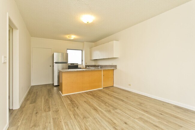 Foto del edificio - Punahou-Wilder Unit 803 - 2 BD 1 BA w/ Lan...