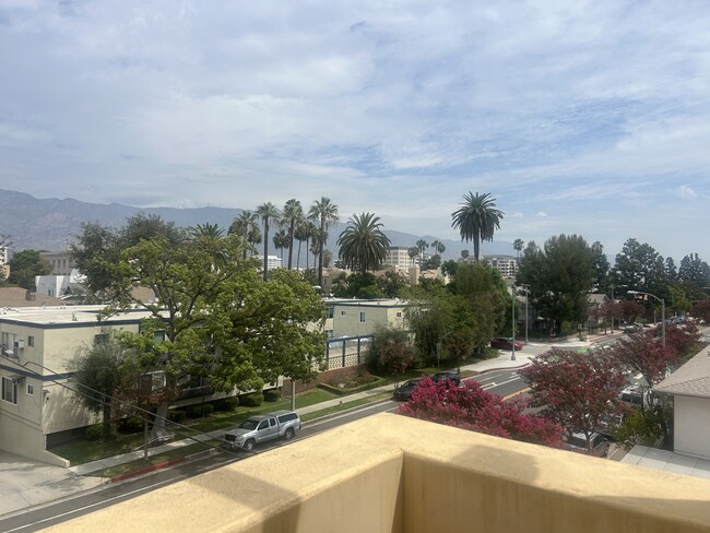 Building Photo - Los Patios De Cordova 218 S Oakland Ave