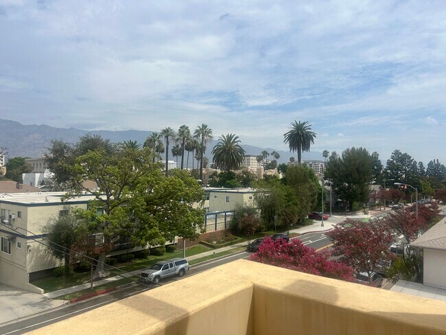 Foto del edificio - Los Patios De Cordova 218 S Oakland Ave
