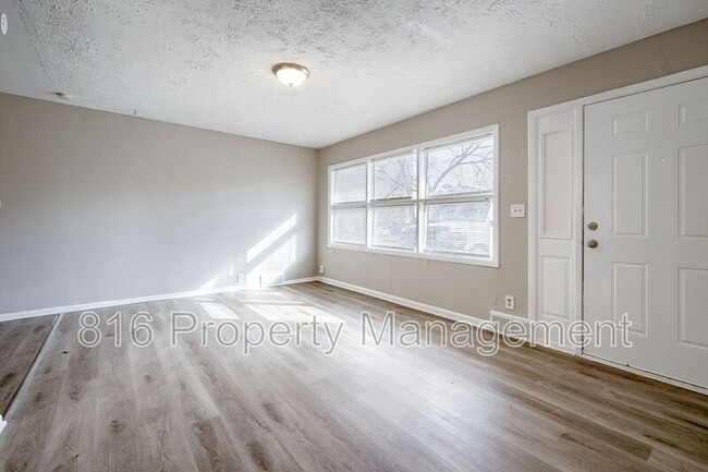 Building Photo - 11352 Sycamore Terrace