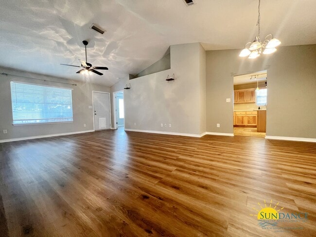 Building Photo - East Milton home with large yard!: Move-in...